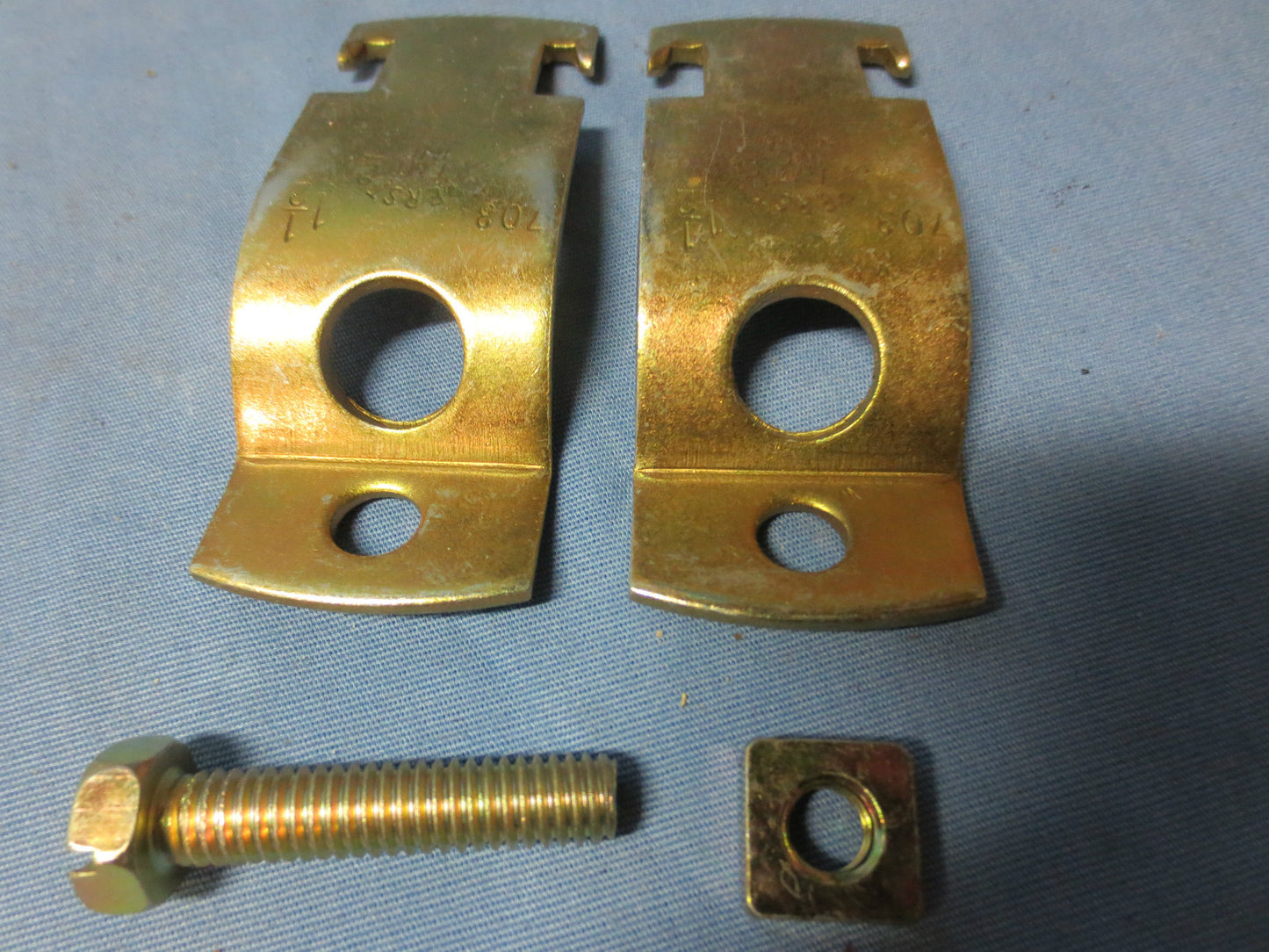 THOMAS & BETTS SUPERSTRUT 703 1-1/2 PIPE CLAMP ASSEMBLY THIN WALL RIGID LOT of 5