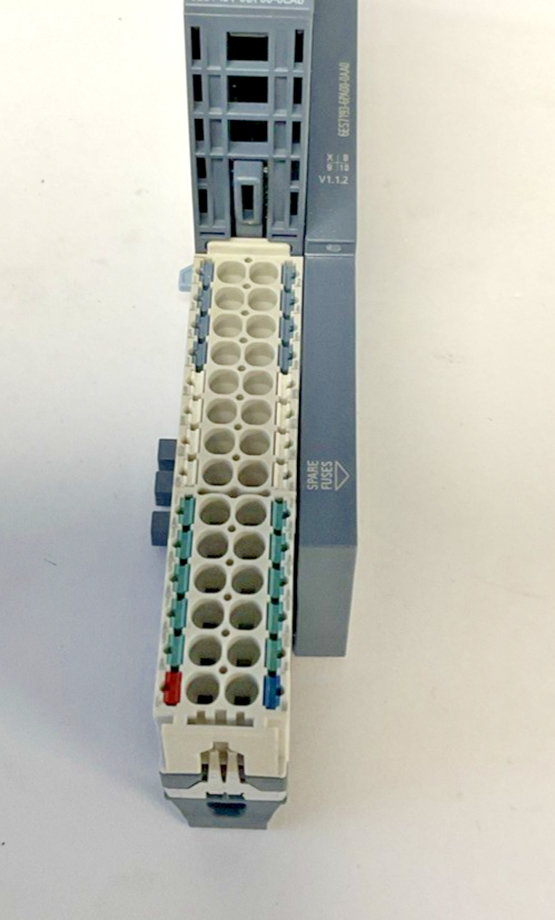SIEMEN 6ES7 132-6BF00-0CA0 8X24VDC DIGITAL INPUT MODULE W/BASE AND END MODULE