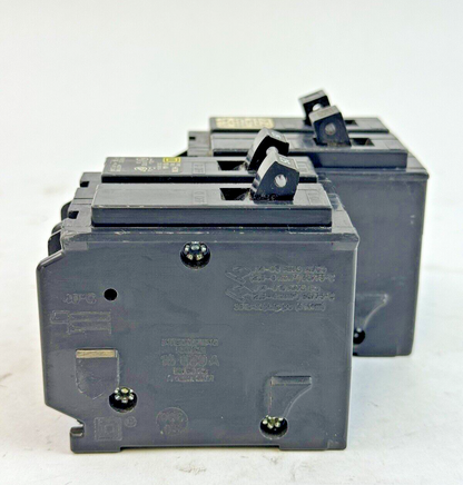 SQUARE D **LOT OF 2** HOM225 - CIRCUIT BREAKERS - 2 POLE/ 25 A/ 240 VAC