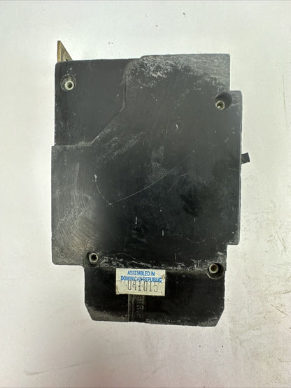 CUTLER HAMMER GHB1100 CIRCUIT BREAKER 100AMP 1POLE 277VAC MISSING SCREW FOR LUG