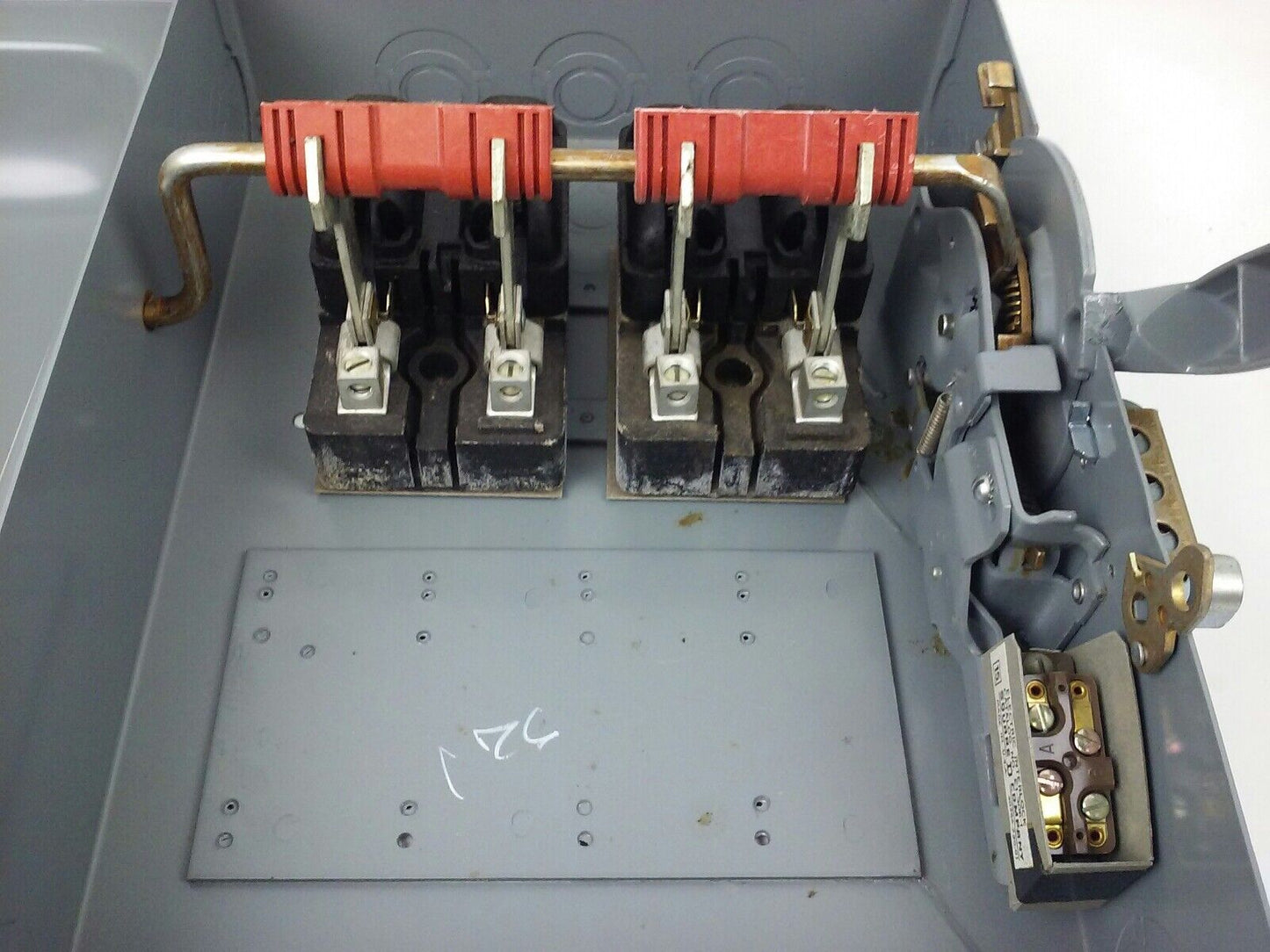 SQ. D HU462EI, SER. A1, H.D. SAFETY SWITCH, 60A, 240/480/600V, 2PH, NON FUSIBILE