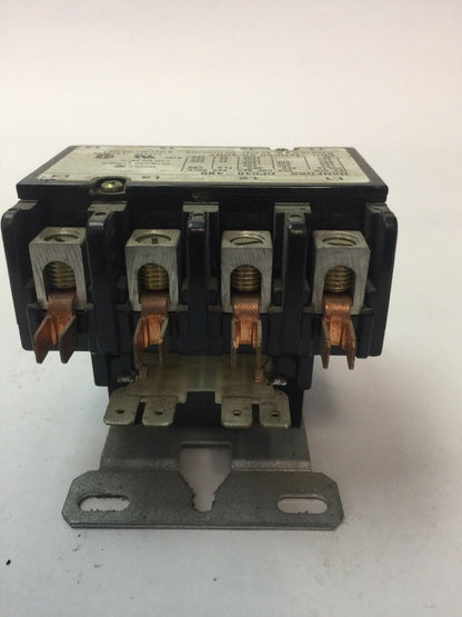 DANFOSS DP040-4BO CONTACTOR 600VAC 50AMP 15HP 3PH 4POLE COIL 120VAC 50/60HZ