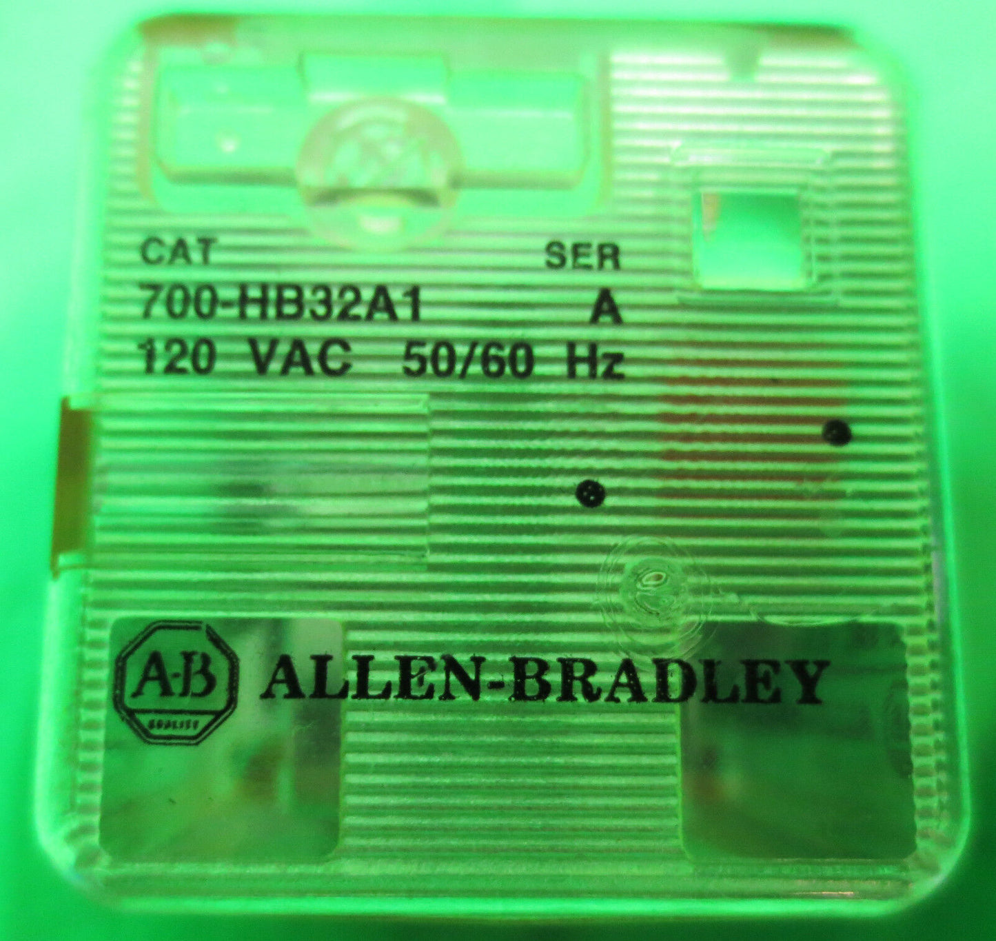 ALLEN-BRADLEY 700-HB32A1 Ser A RELAY 120VAC 50/60Hz