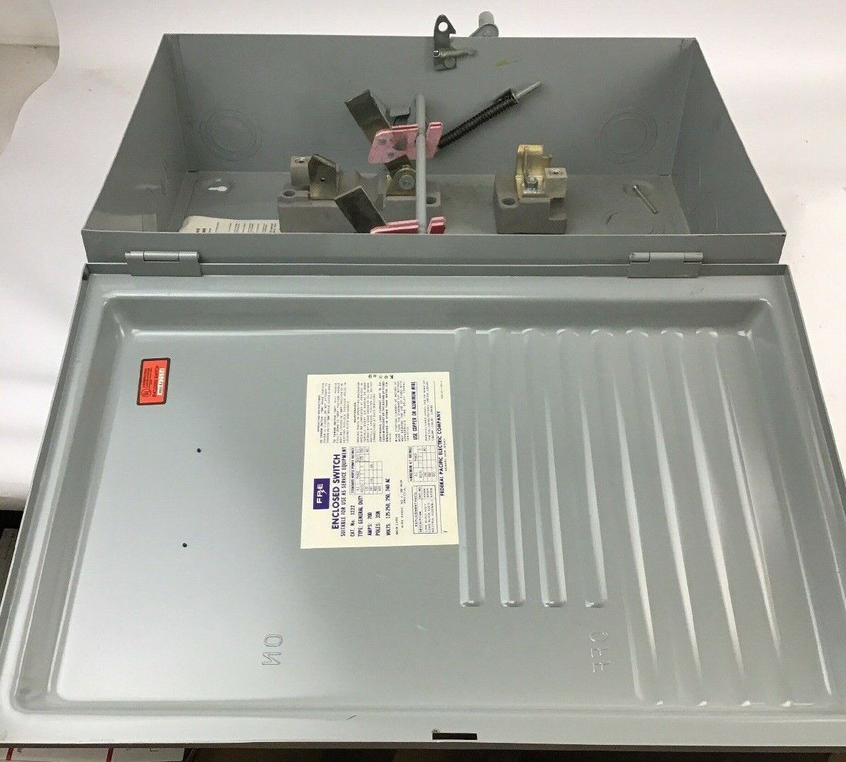 FEDERAL PACIFIC GENERAL DUTY SAFETY SWITCH 3222 200AMP 240VAC/250VDC