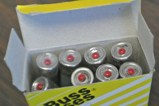 LOT of 8 / BUSS MIN10 INDICATING FUSE / 10A / 250V / NEW SURPLUS / MIN-10