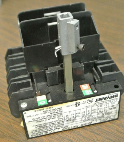 BRYANT 67FSN30 FUSED DISCONNECT SWITCH / 30A / 3-POLE / 600VAC / NEW SURPLUS