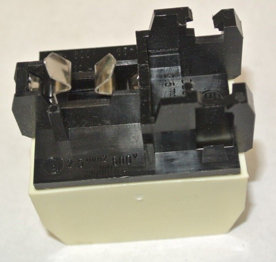 TELEMECANIQUE D86-CD 105 - TERMINAL BLOCK - NEW SURPLUS - EACH