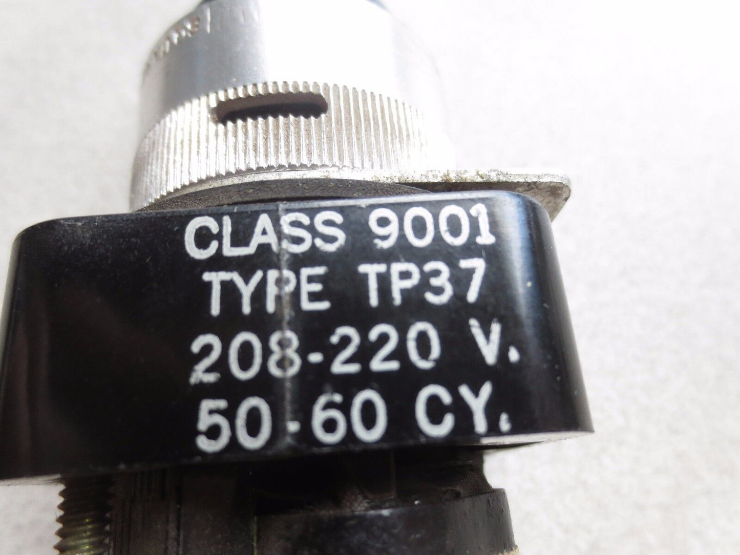 SQUARE D CLASS 9001 TYPE TP37 PUSH BUTTON - 208-220V 50-60Hz