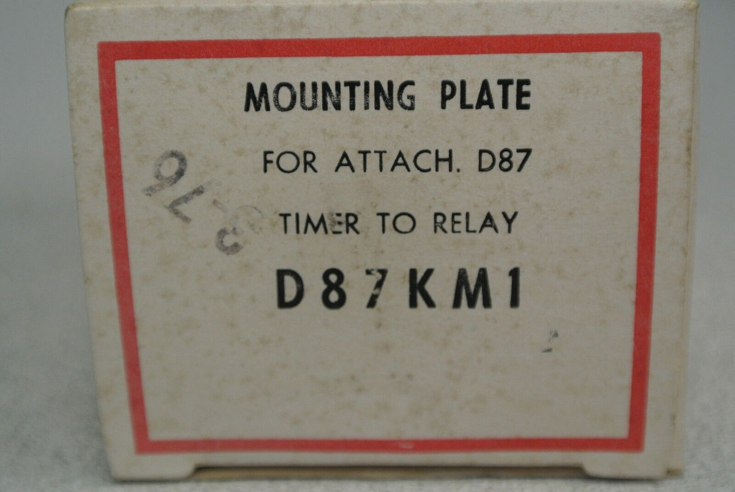 CUTLER-HAMMER D87KM1 MOUNTING PLATE to ATTACH D87 TIMER to RELAY / NEW SURPLUS