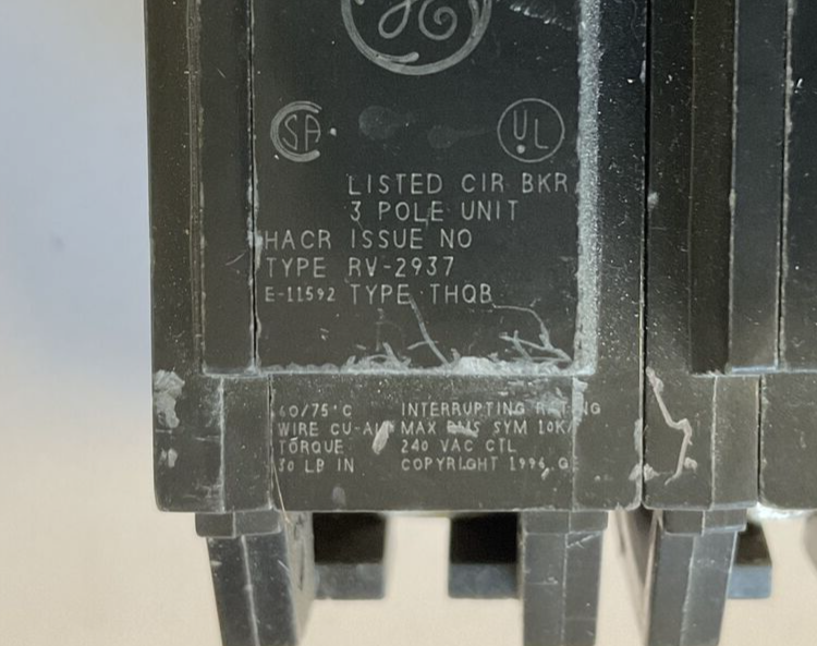 GENERAL ELECTRIC THQB 30A CIRCUIT BREAKER 3POLE