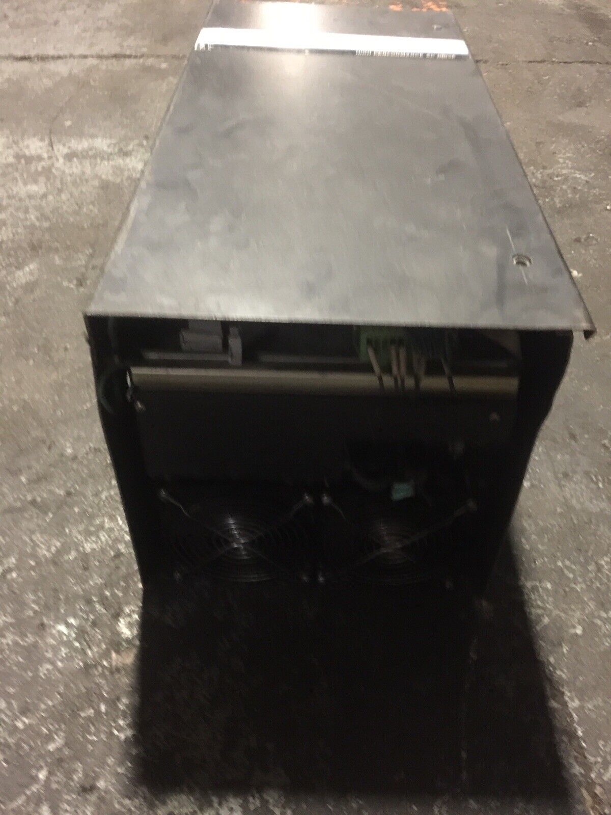 ALLEN BRADLEY 1392-B100-RK-MC-A-F1 AC DRIVE SER A INPUT 460VAC 43A OUTPUT 440vac