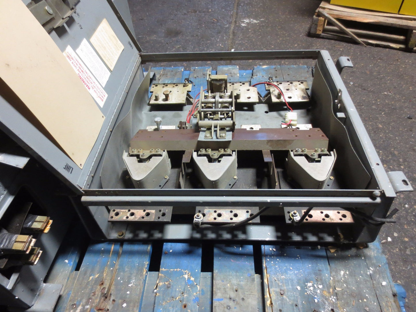 ZINSCO FDP368T FUSIBLE SWITCH - 600VAC, 1600A, 3-POLE