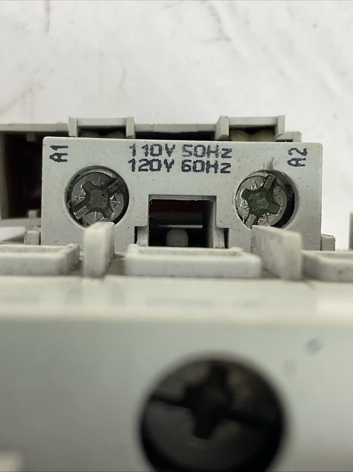 ALLEN BRADLEY 100-C37*00 SER C CONTACTOR 600VAC 60A COIL 120V 100-F 100-FSV136