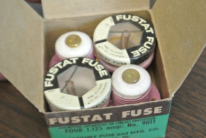 BOX of 4 / ECONOMY 9011 TIME DELAY FUSE / 1.125 AMP / NEW SURPLUS