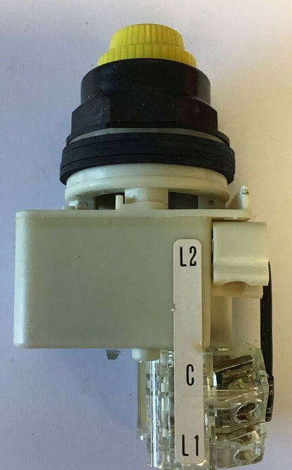 SQUARE D 9001 SKT1Y31 PUSHBUTTON / PILOT LIGHT 120VAC