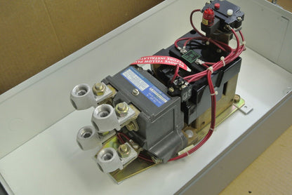 ALLEN-BRADLEY 702L-EOA926 ENCLOSED LIGHTING CONTACTOR 240V COIL - 702L-EAA926