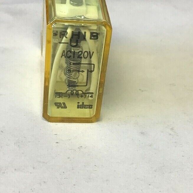 IDEC RH1B-U RELAY 120VAC ***LOTOF10***