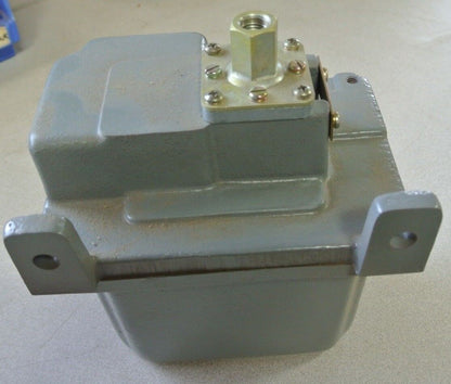 SQUARE D 9012 GAR26 MACHINE TOOL PRESSURE SWITCH, TYPE G - NEW SURPLUS