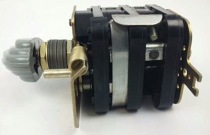 ALLEN BRADLEY BULLENTIN 806 H636759-1 SER. A, ROTARY PILOT SWITCH, 3 CIRCUITS