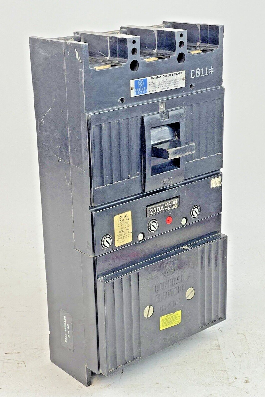 GE - TB43250 - TRI-BREAK CIRCUIT BREAKER - TB43F - 250 A, 3 POLE, 600 VAC