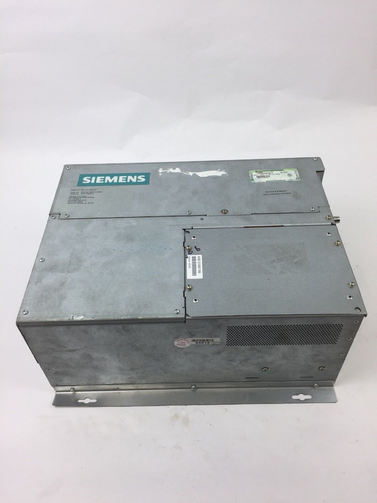 SIEMENS 6ES7647-6MC13-0BC0 SIMATIC BOX PC 840 V2 PENTIUM 4 2.4 GHz AC 110/230 V