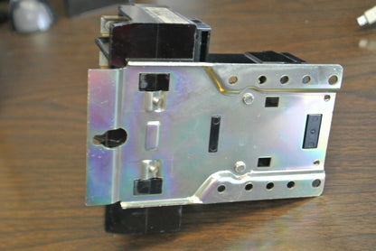 ALLEN-BRADLEY 700-BR420A1 / AC CONTROL RELAY / 6 POLE (4 NO, 2 NC) / NEW SURPLUS