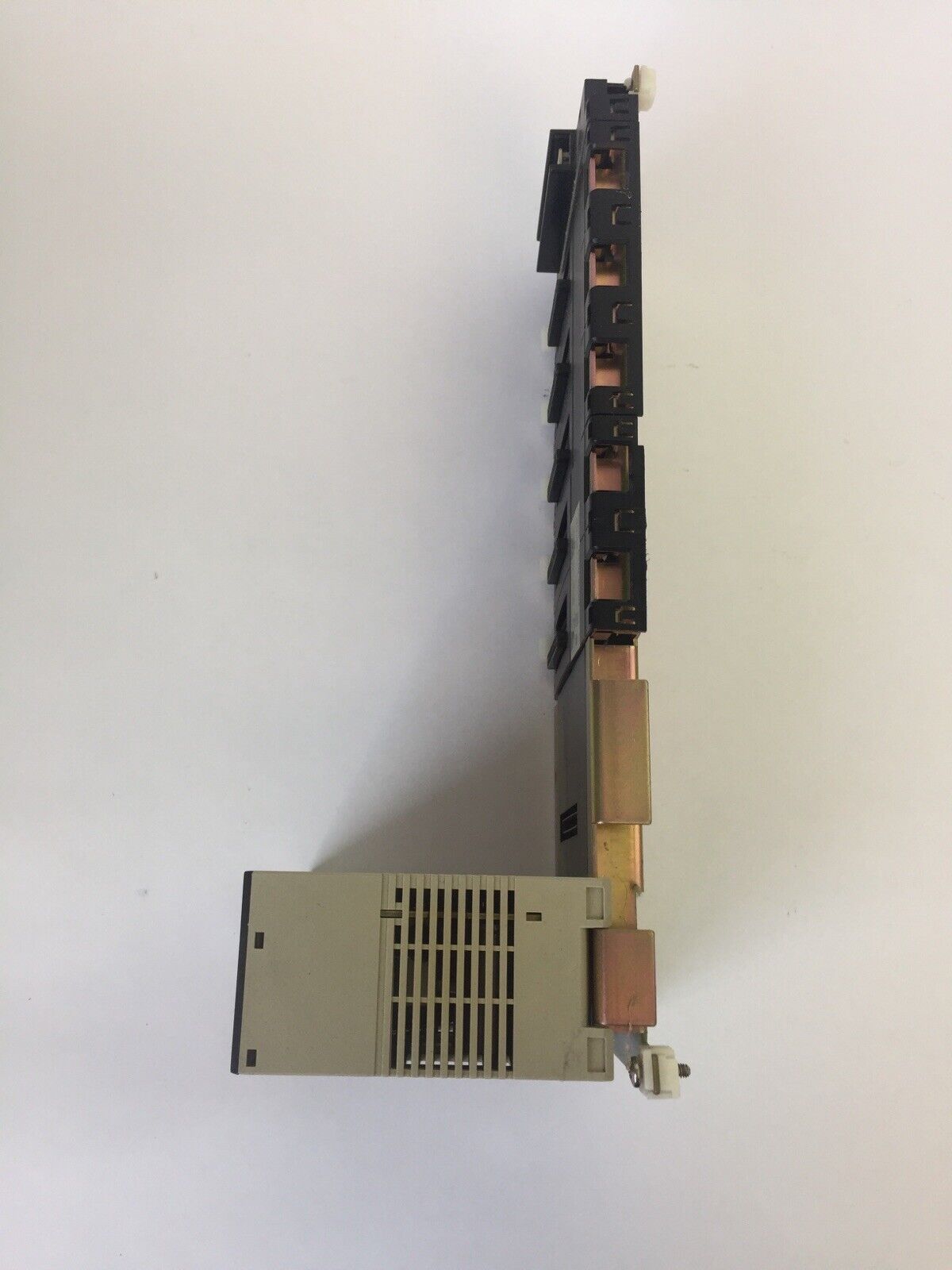 OMRON CS1W-BC053 BASE UNIT W/ C200HW-PA20S POWER SUPPLY 100-120/200-240VAC