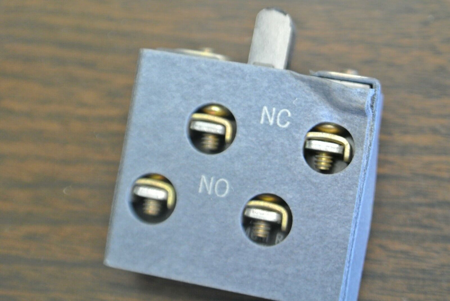 ALLEN-BRADLEY 1495-N5 AUXILIARY CONTACT KIT / 1 NO, 1 NC / NEW SURPLUS