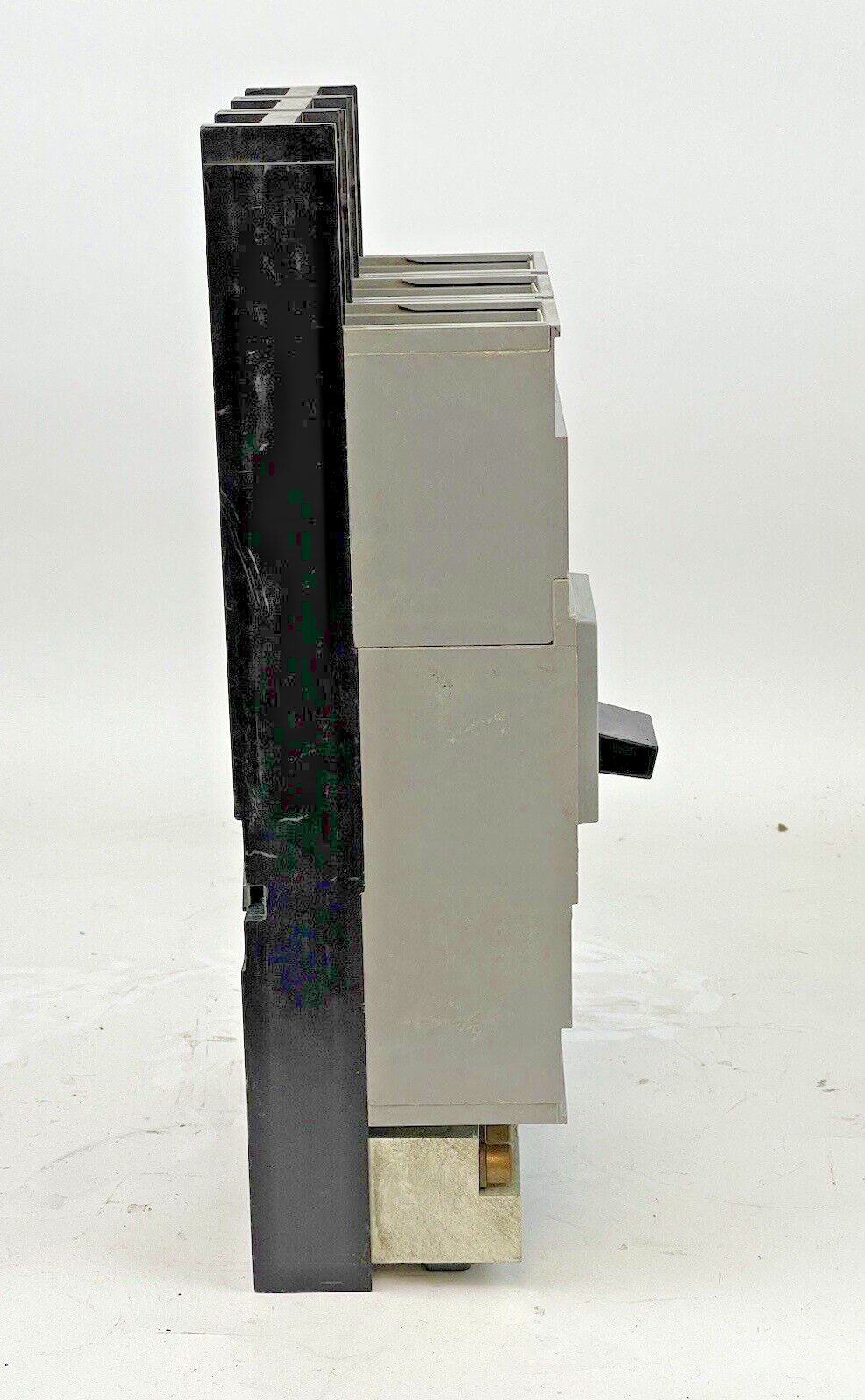 SIEMENS - LMXD63A800 -SENTRON CIRCUIT BREAKER - LMXD6-ETI -3 POLE,800 A,600V AC