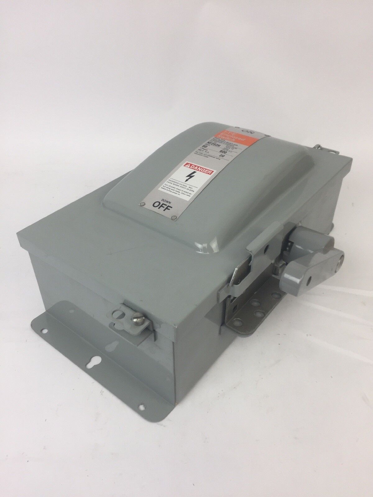 I-T-E SIEMENS NF252H HEAVY DUTY ENCLOSED SWITCH 60A 600VAC 2 POLE NON-FUSIBLE