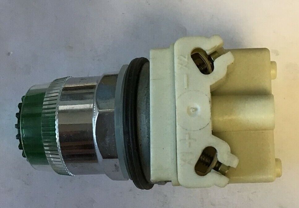 SQUARE D  PUSH BUTTON GREEN CAP KM35LG LIGHT MODULE 24-28VAC-DC