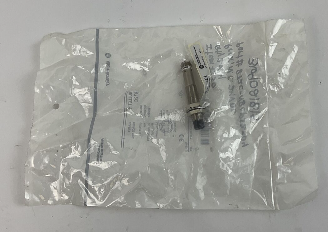 ALLEN BRADLEY 872C-N8CP12-D4 INDUCTIVE PROXIMITY SENSOR SER.D 10-30VDC