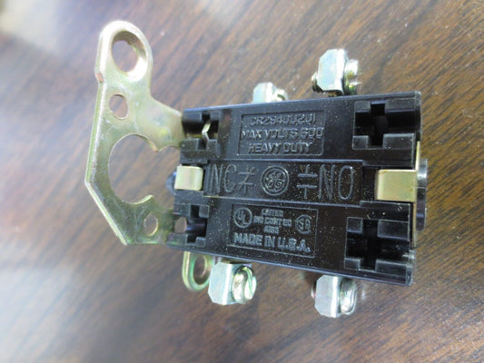 GENERAL ELECTRIC CR2940U202 HEAVY-DUTY OILTIGHT CONTACT BLOCK - NEW SURPLUS