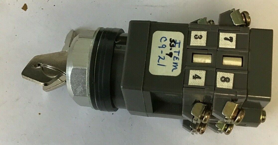 GOULD C9-21 KSS3 SELECTOR SWITCH 2POS 90DEGREE