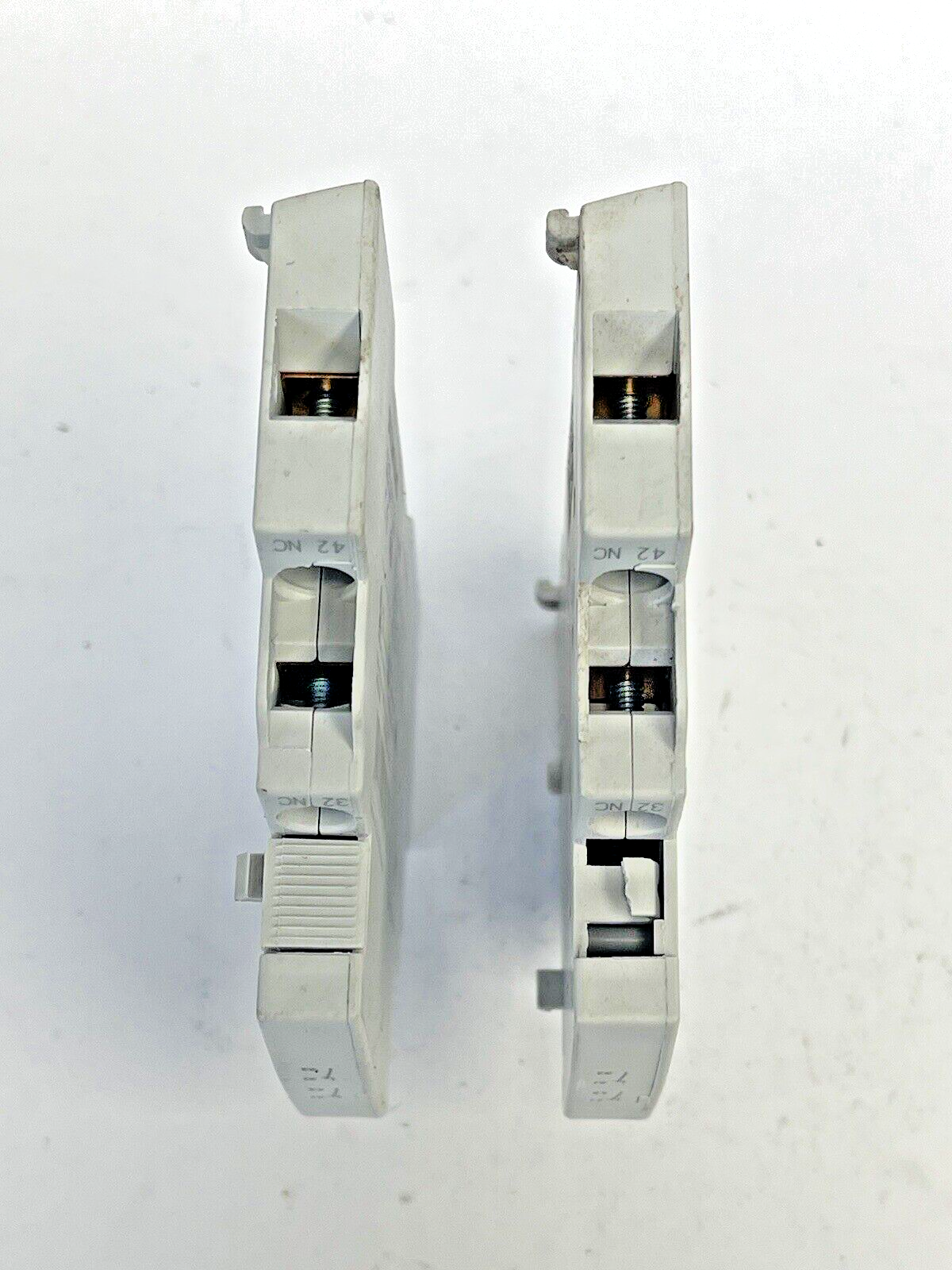 SIEMENS *LOT OF 2*- 3RV1901-1C - AUXILIARY SWITCH - CIRCUIT BREAKER ACCESSORY