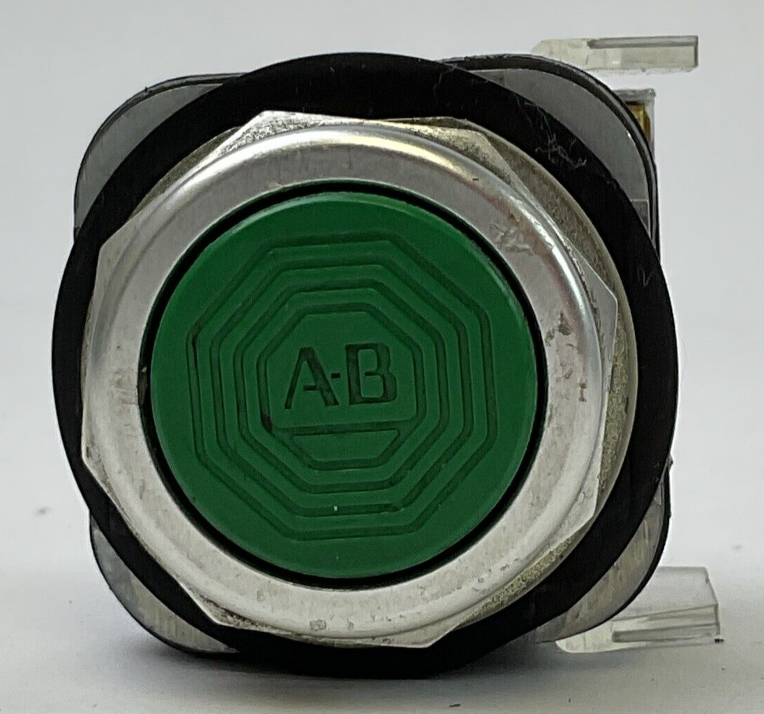 ALLEN BRADLEY 800T-A101 GREEN FLUSH HEAD PUSH BUTTON SER T TYPE 4/13