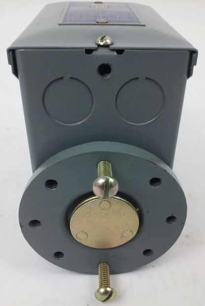 SQUARE D 9013 AHG-3S1 PRESSURE SWITCH, 550V, 2P, 3PH, 5HP, NEW OTHER, 9013 AHG