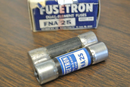 BUSS FNA25 FUSETRON FUSE / 25A / 250V / NEW SURPLUS / FNA-25