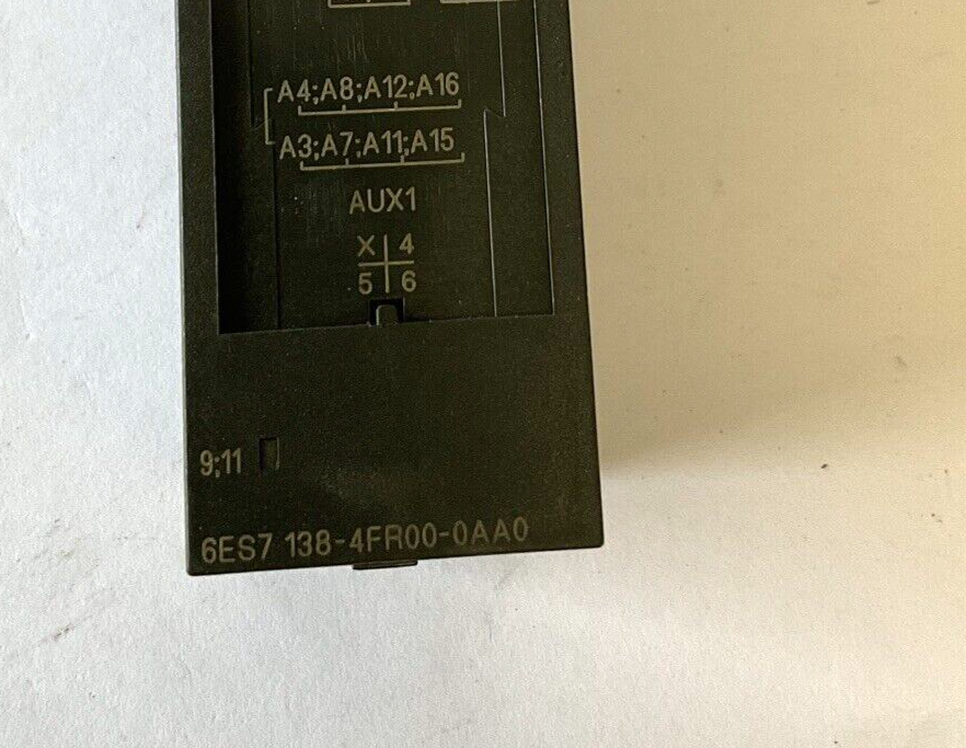 SIEMENS 6ES7 138-4FR00-0AA0 RELAY OUTPUT MODULE 230V 5A