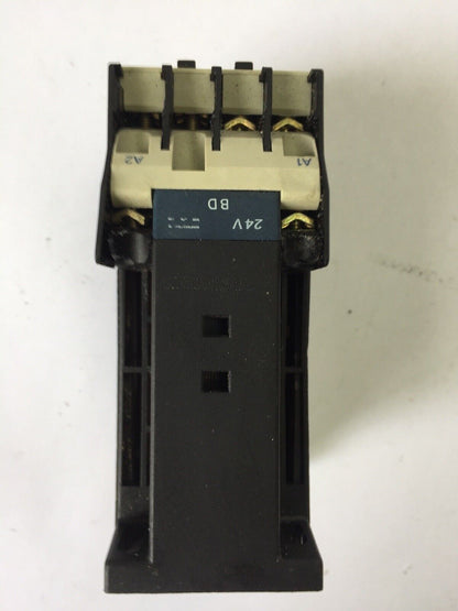 TELEMECANIQUE CA3DN31 CONTACTOR 600VAC  COIL 24V