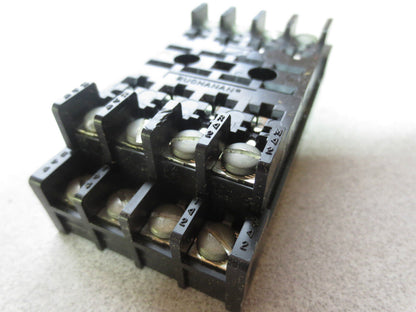 AGASTAT ECR0002001 RELAY SOCKET - CR0002-001 - NEW SURPLUS in BOX