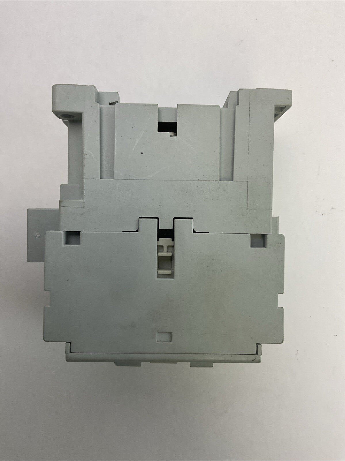 ALLEN BRADLEY 100-C16*10 SER B CONTACTOR  600VAC 30AMP 3PH 15HP COIL 120V 60HZ