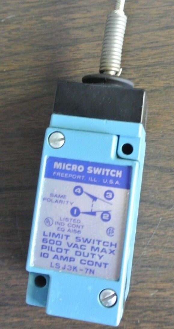 MICROSWITCH LSJ3K-7N - LIMIT SWITCH - 600VAC - PILOT DUTY - 10A CONT NEW SURPLUS