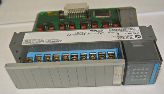 ALLEN-BRADLEY 1746-OB16 SLC500 OUTPUT MODULE - Ser. D - OUTPUT 10-50VDC