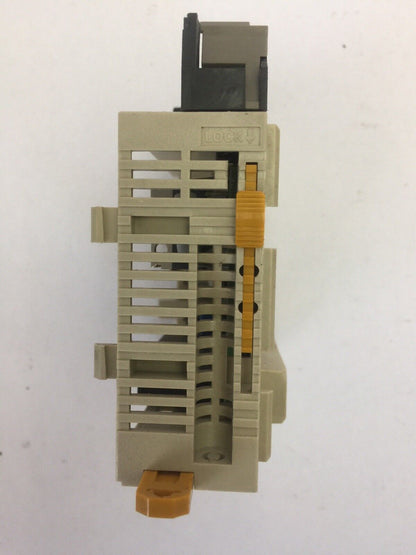 OMRON CQM1-OD215 OUTPUT UNIT MODULE 24VDC 1A/POINT 4A/UNIT 8POINTS