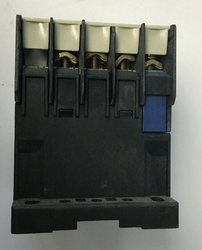 TELEMECANIQUE CA2-KN40 RELAY 110V 50/60HZ