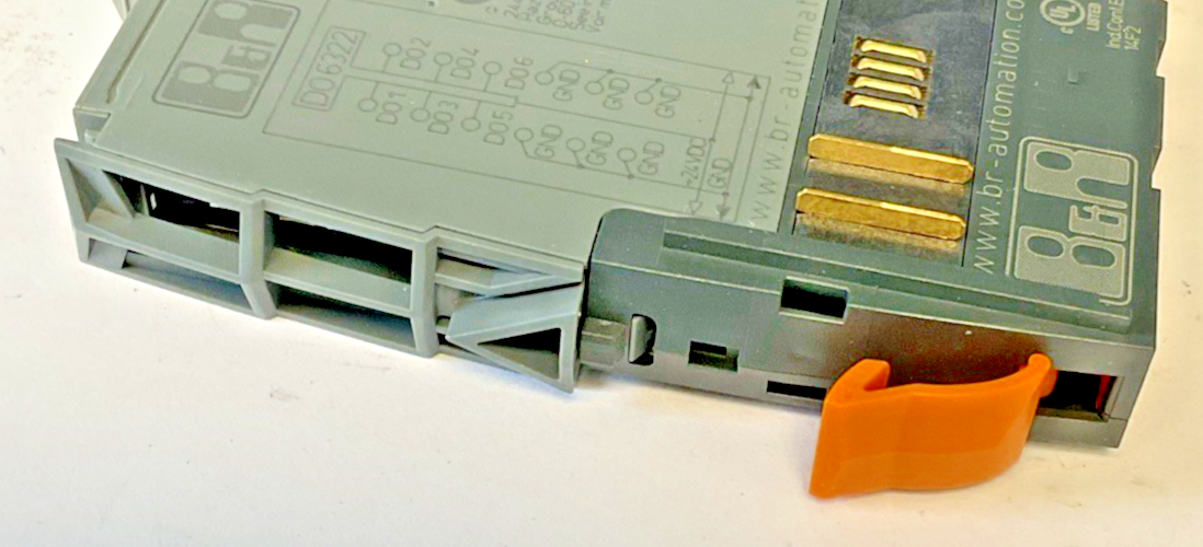 B&R X20 D0 6322 DIGITAL OUTPUT PLC REV.H0 / X20 BM 11 REV. G0 BASE