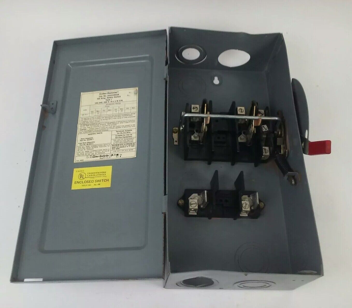 CUTLER HAMMER DG223NGB FUSIBLE SAFETY SWITCH 2P 100A 240V 15HP TYPE 1 ENCLOSURE
