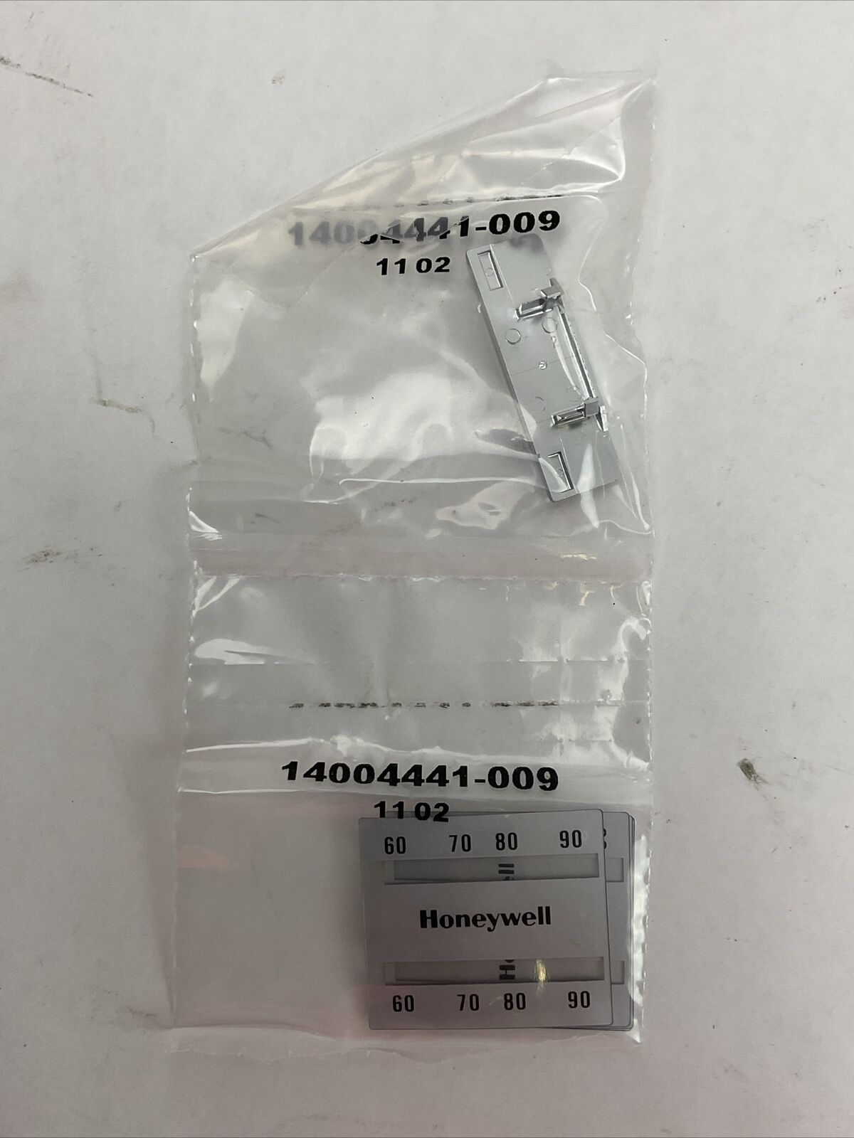 HONEYWELL TP973 A 2209 PNEUMATIC THERMOSTAT TEMPERATURE RANGE 60F TO 90F