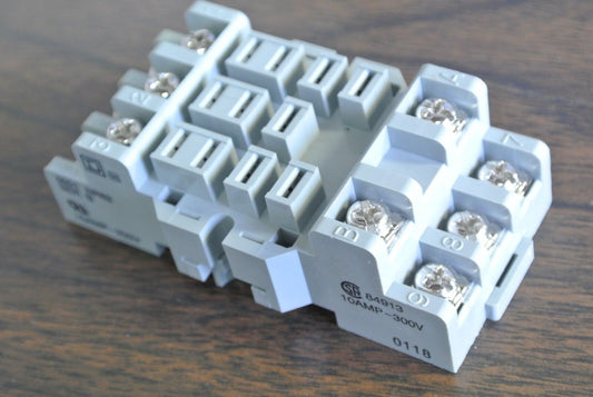 SQUARE D 8501 NR82 RELAY SOCKET / BASE Ser. B - 10A, 300V NEW SURPLUS 8501NR82